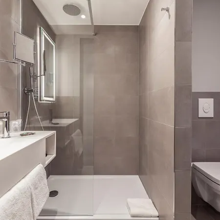 Novotel Airport Hotel