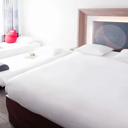 Novotel Airport 4*