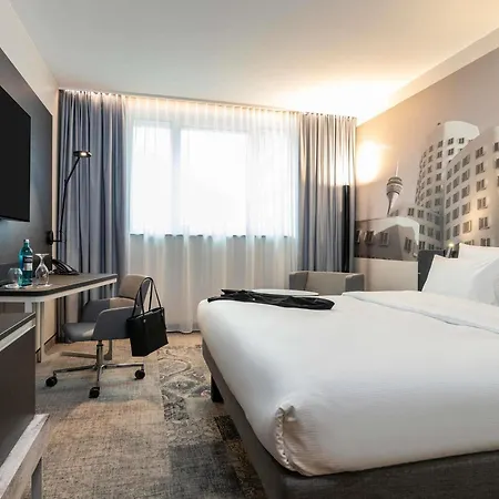 فندق Novotel Airport 4*