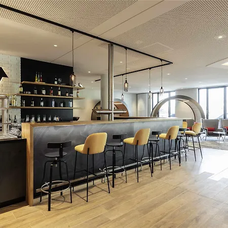 Novotel Airport فندق 4*