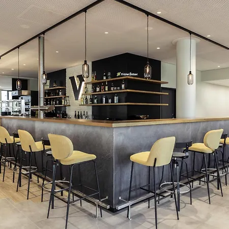 فندق Novotel Airport 4*