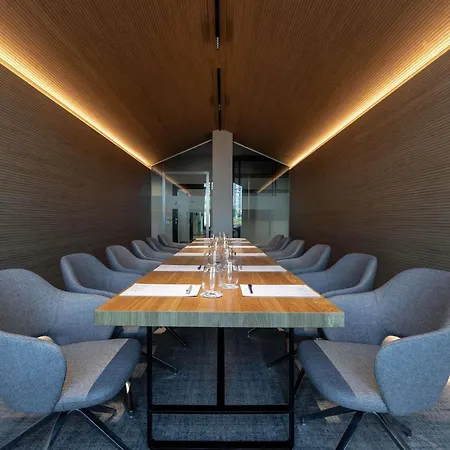 Novotel Airport 4*