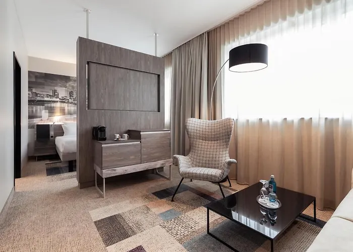 فندق Novotel Airport