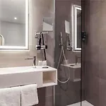 Novotel Airport 4*