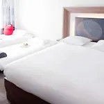 Novotel Airport 4*