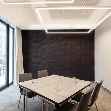 Ξενοδοχείο Novotel Airport 4*