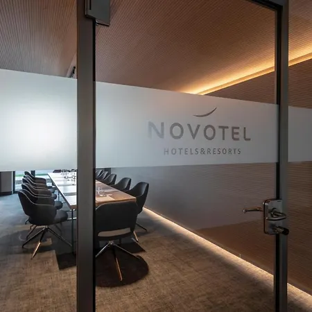 Hotell Novotel Airport 4*