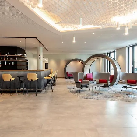 Novotel Airport Hotell 4*