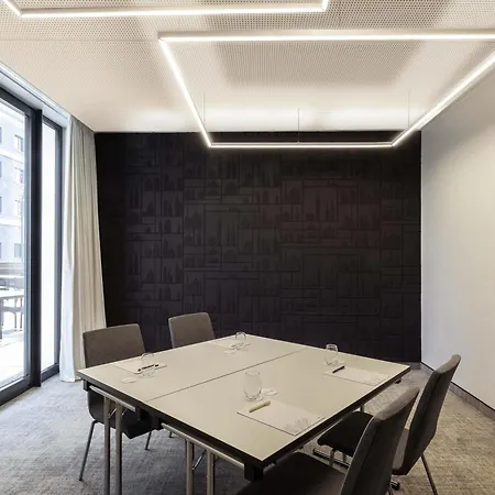 Novotel Airport Hotel 4*