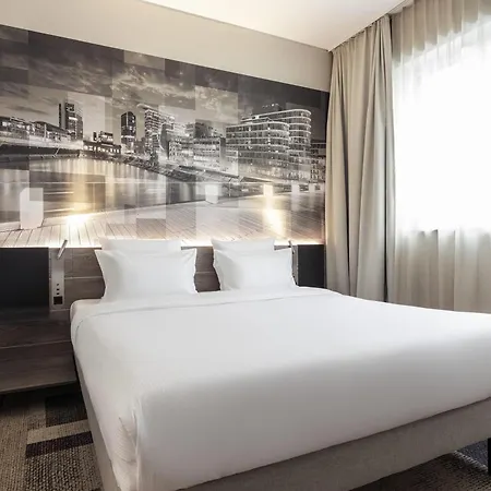 Hotel Novotel Airport 4*