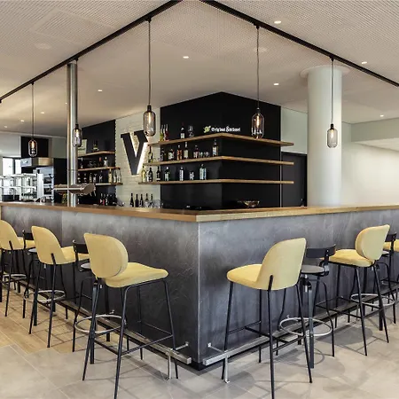 Ξενοδοχείο Novotel Airport 4*