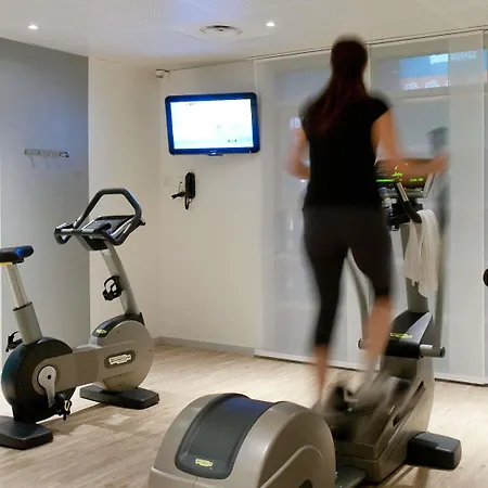 Novotel Airport Hotel 4*