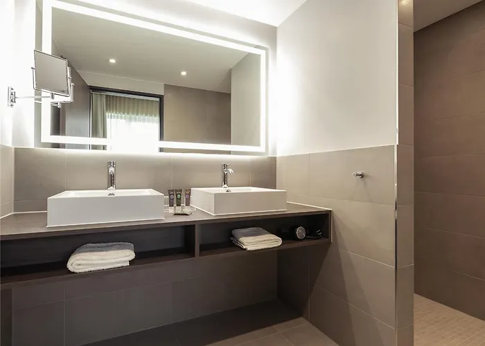 Novotel Airport Hotell 4*