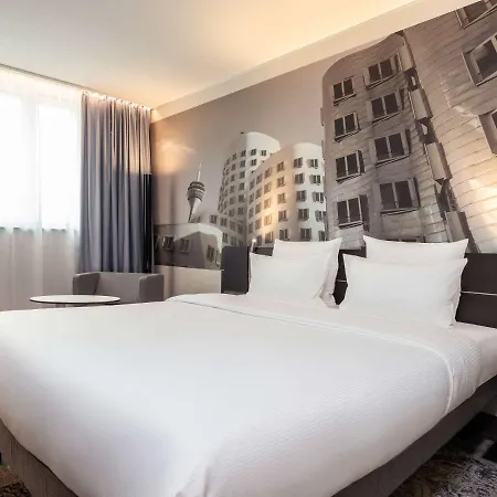 Novotel Airport Hotel