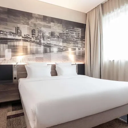 Novotel Airport