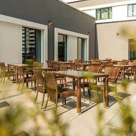 Novotel Airport 4*