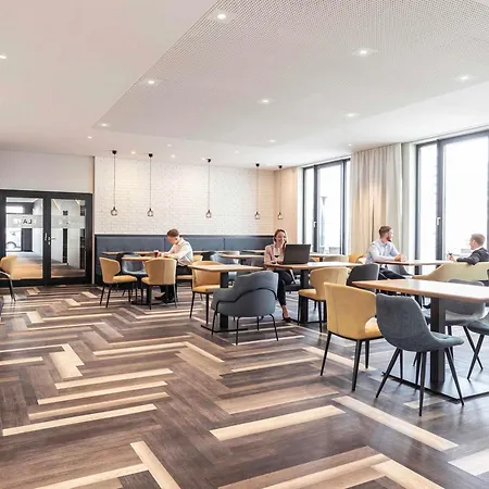 Novotel Airport Szálloda 4*