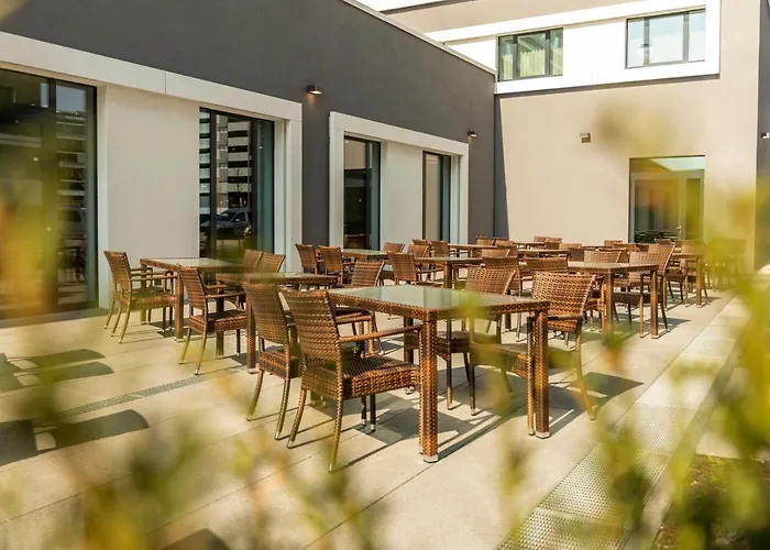 Novotel Airport 4*