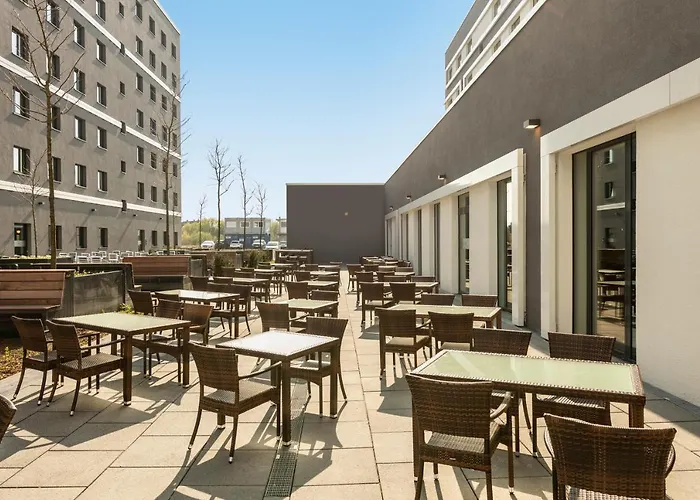 Novotel Airport Hotel 4*