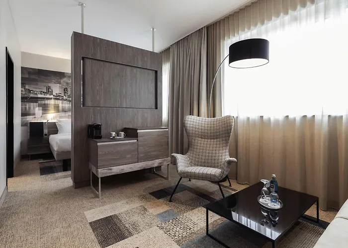 Novotel Airport Hotel 4*